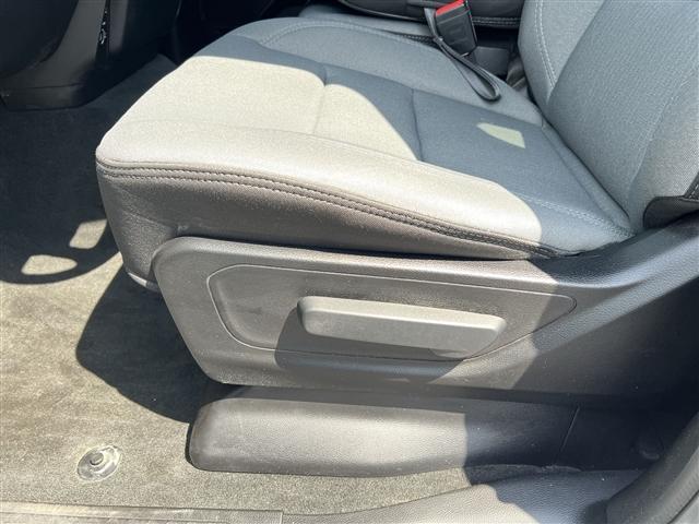 Photo of 2022 Bright White Clearcoat RAM 1500