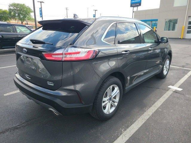 Photo of 2019 Magnetic Metallic Ford Edge