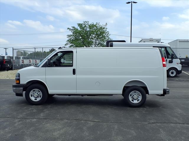 Photo of 2025 Summit White Chevrolet Express 2500