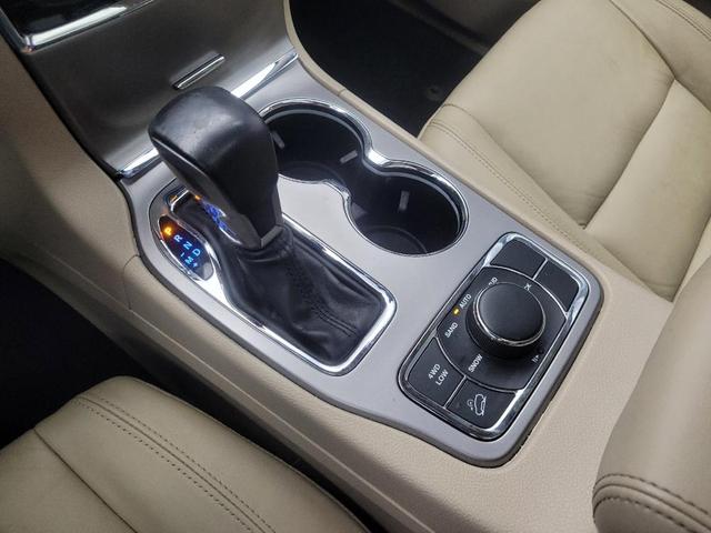 Photo of 2021 Velvet Red Pearlcoat Jeep Grand Cherokee