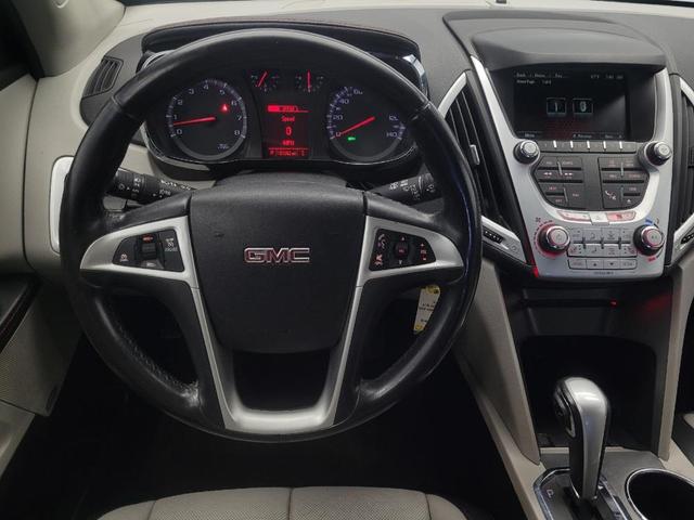 Photo of 2015 Summit White GMC Terrain
