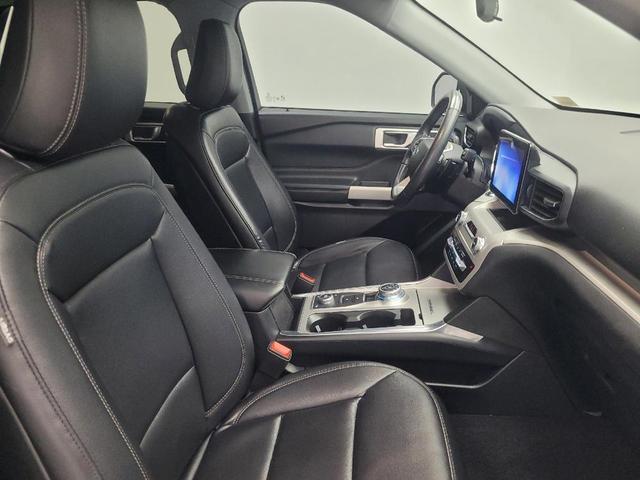 Photo of 2020 Agate Black Metallic Ford Explorer
