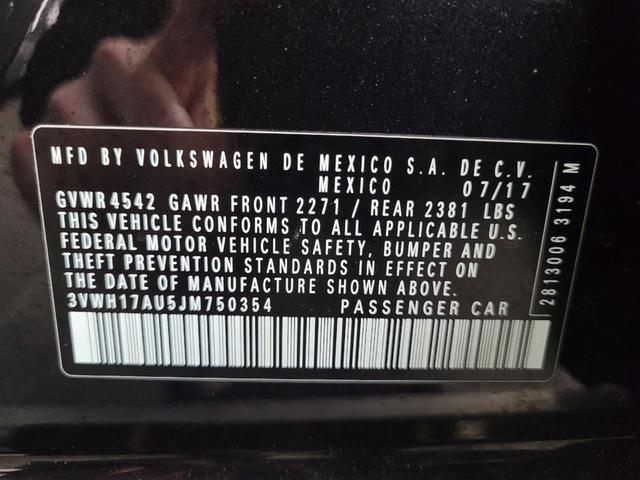 Photo of 2018 Deep Black Pearl Metallic Volkswagen Golf Alltrack