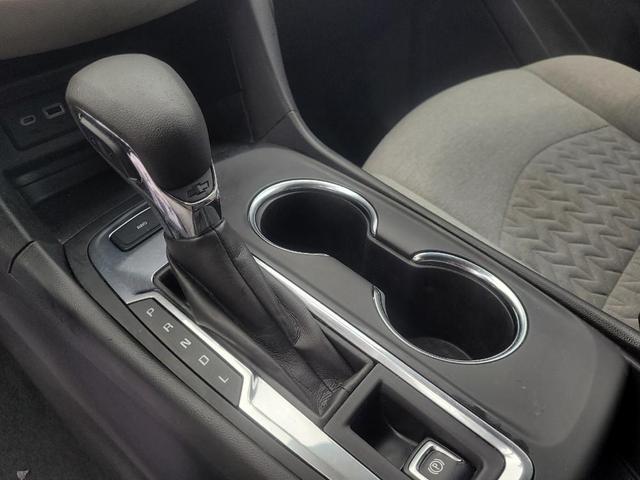 Photo of 2022 Blue Glow Metallic Chevrolet Equinox