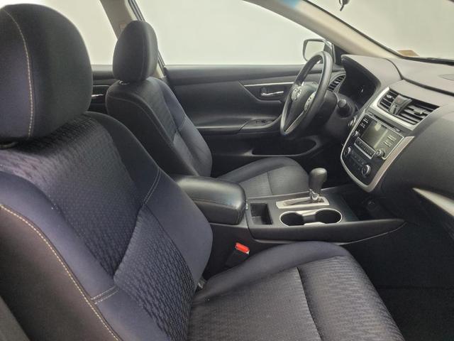 Photo of 2017 Super Black Nissan Altima