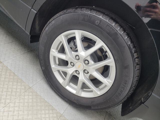 Photo of 2023 Mosaic Black Metallic Chevrolet Equinox
