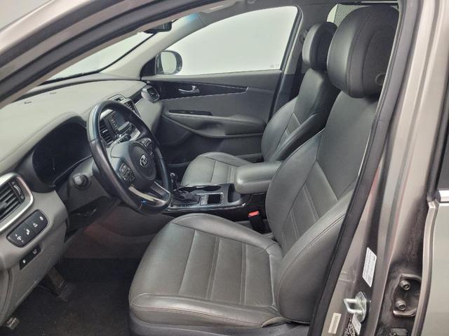 Photo of 2016 Gray Kia Sorento