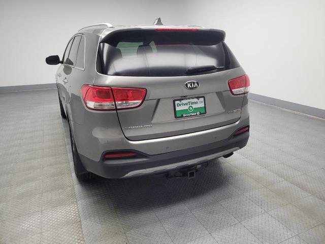 Photo of 2016 Gray Kia Sorento