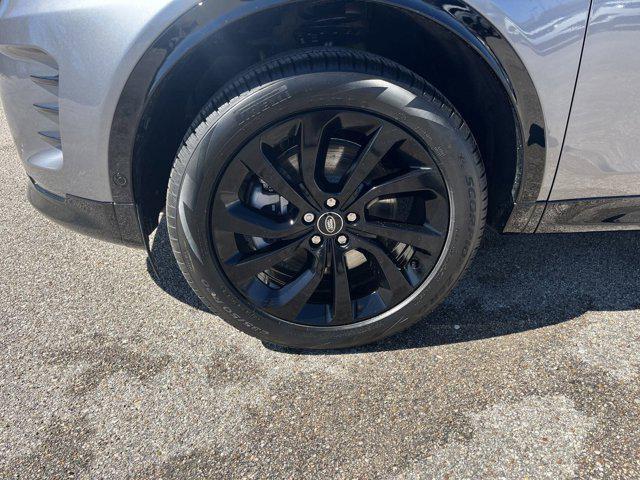 Photo of 2025 Eiger Grey Metallic Land Rover Discovery Sport