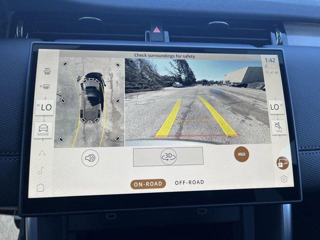 Photo of 2025 Eiger Grey Metallic Land Rover Discovery Sport