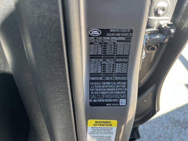 Photo of 2025 Eiger Grey Metallic Land Rover Discovery Sport