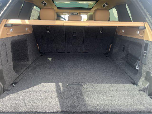 Photo of 2025 Santorini Black Land Rover Range Rover