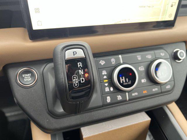 Photo of 2025 Santorini Black Metallic Land Rover Defender