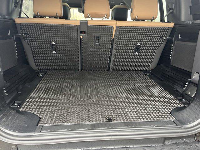 Photo of 2025 Santorini Black Metallic Land Rover Defender