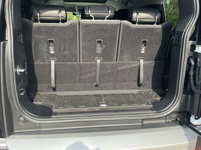 Photo of 2025 Fuji White Land Rover Defender