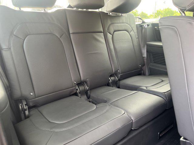 Photo of 2025 Fuji White Land Rover Defender