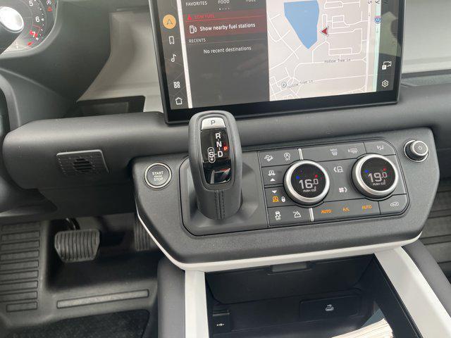 Photo of 2025 Fuji White Land Rover Defender