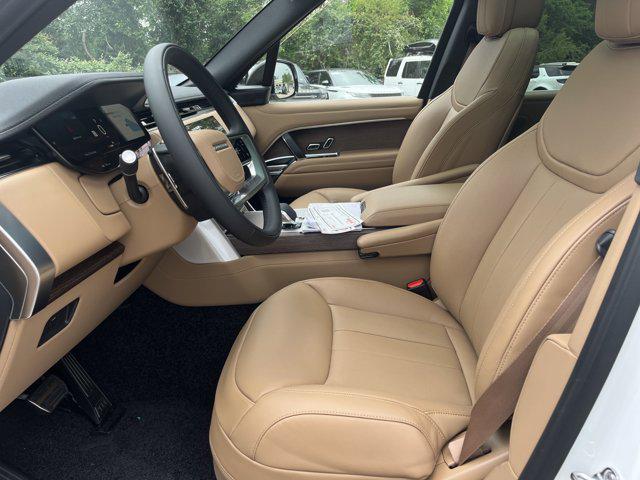 Photo of 2025 Fuji White Land Rover Range Rover
