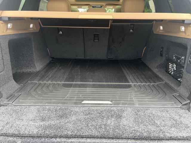 Photo of 2025 Fuji White Land Rover Range Rover