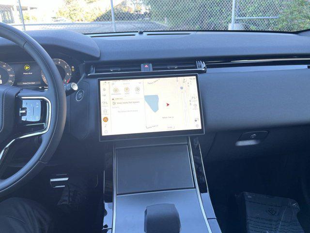 Photo of 2025 Hakuba Silver Land Rover Range Rover Velar
