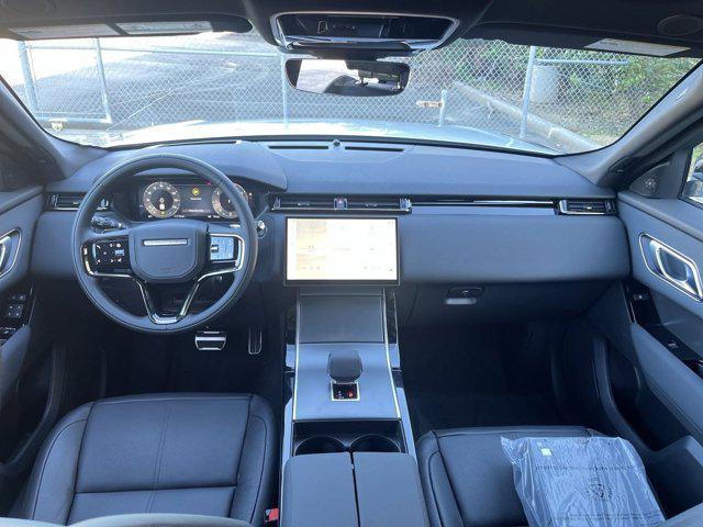 Photo of 2025 Hakuba Silver Land Rover Range Rover Velar