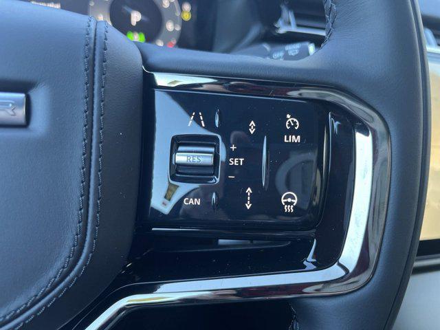 Photo of 2025 Hakuba Silver Land Rover Range Rover Velar