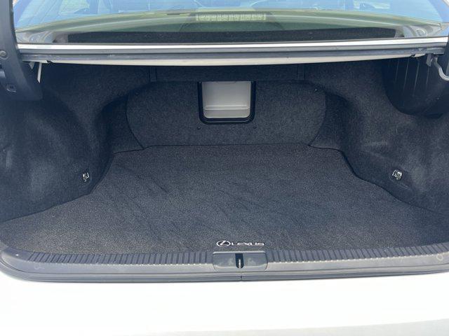 Photo of 2017 Eminent White Pearl Lexus ES 350