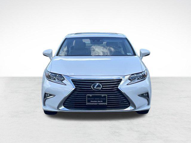 Photo of 2017 Eminent White Pearl Lexus ES 350