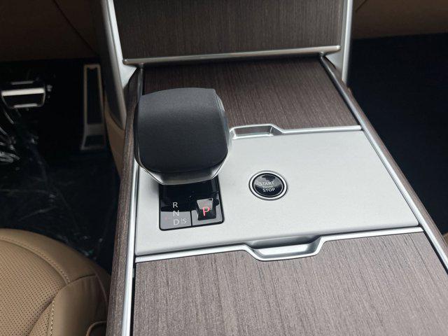 Photo of 2025 Fuji White Land Rover Range Rover