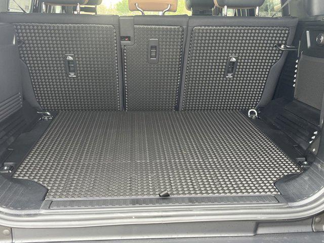 Photo of 2025 Santorini Black Land Rover Defender