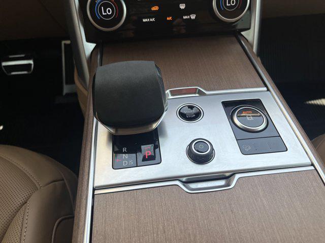 Photo of 2023 White Land Rover Range Rover