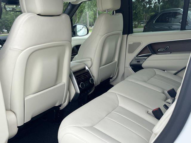 Photo of 2025 Fuji White Land Rover Range Rover