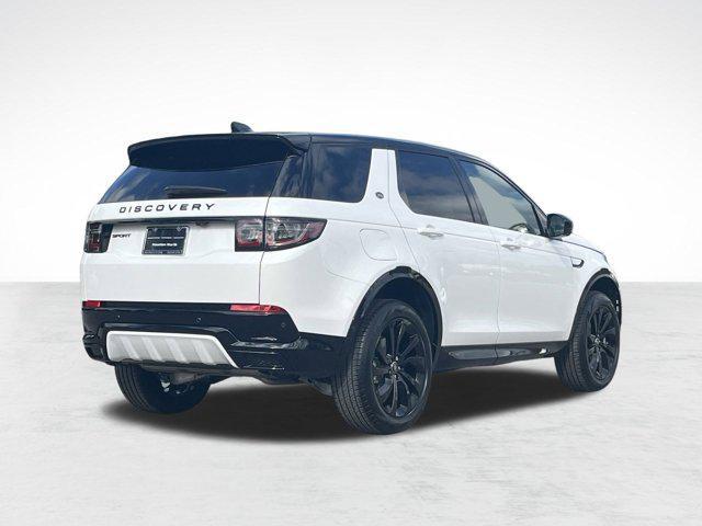 Photo of 2025 Ostuni Pearl White Premium Metallic Land Rover Discovery Sport