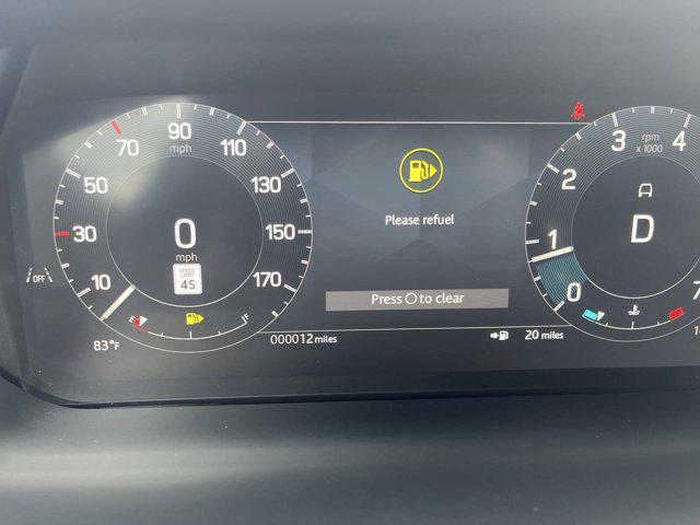 Photo of 2025 Ostuni Pearl White Premium Metallic Land Rover Discovery Sport