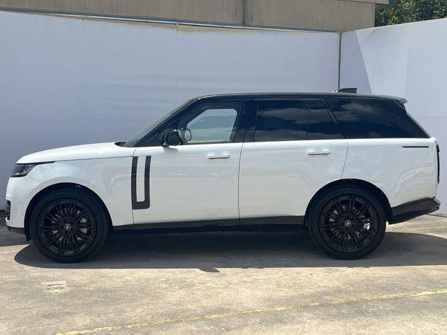 Photo of 2025 Fuji White Land Rover Range Rover