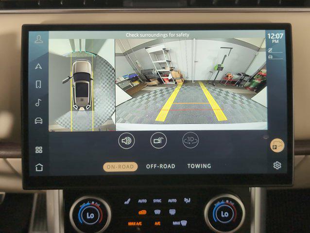 Photo of 2023 White Land Rover Range Rover