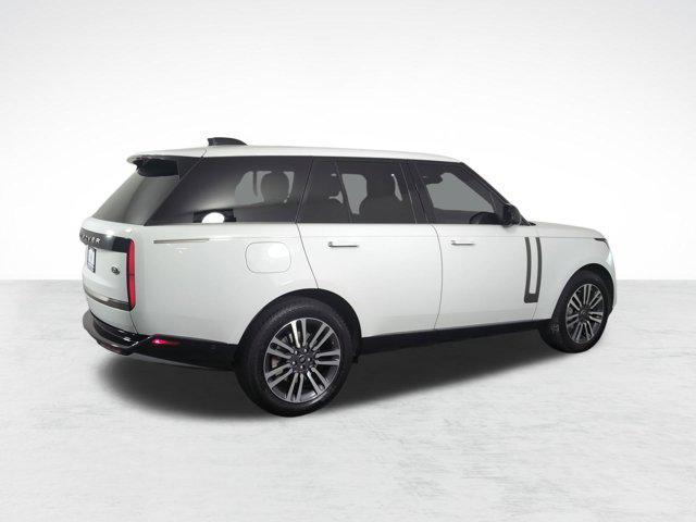 Photo of 2023 White Land Rover Range Rover