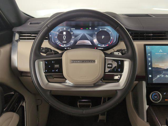 Photo of 2023 White Land Rover Range Rover