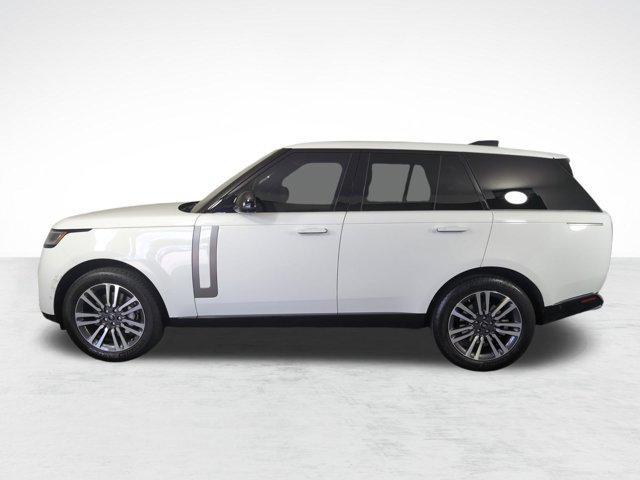 Photo of 2023 White Land Rover Range Rover