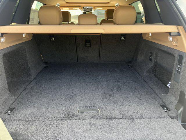Photo of 2025 Fuji White Land Rover Range Rover