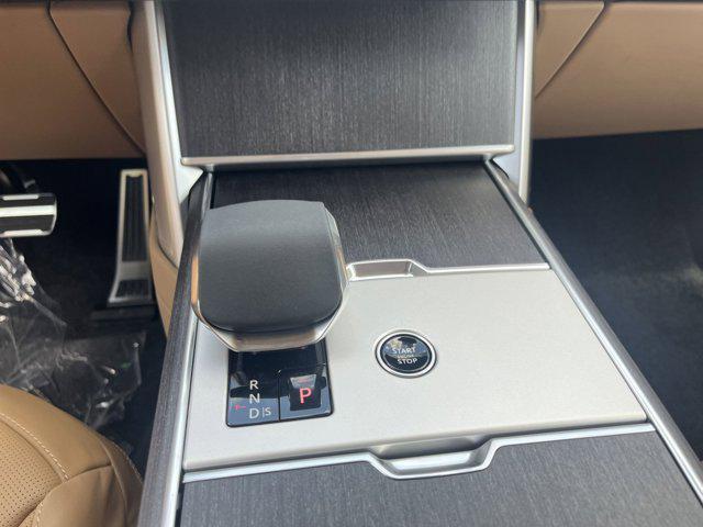 Photo of 2025 Fuji White Land Rover Range Rover