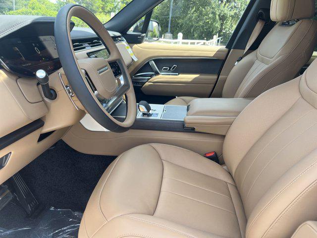 Photo of 2025 Fuji White Land Rover Range Rover