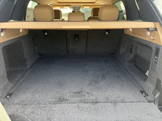 Photo of 2025 Fuji White Land Rover Range Rover