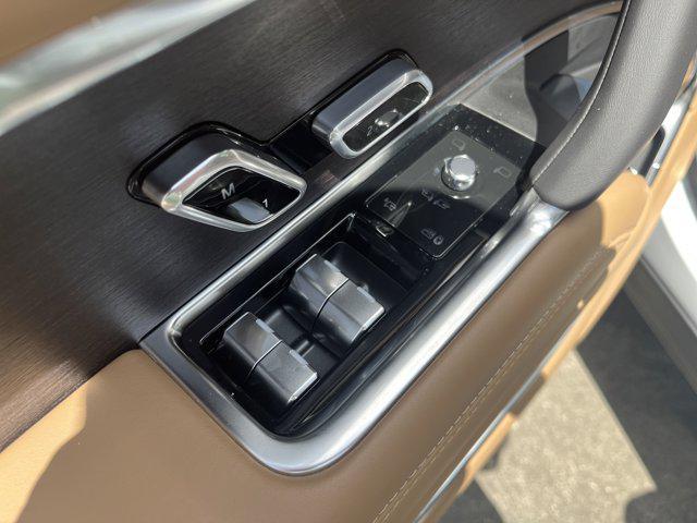 Photo of 2025 Fuji White Land Rover Range Rover