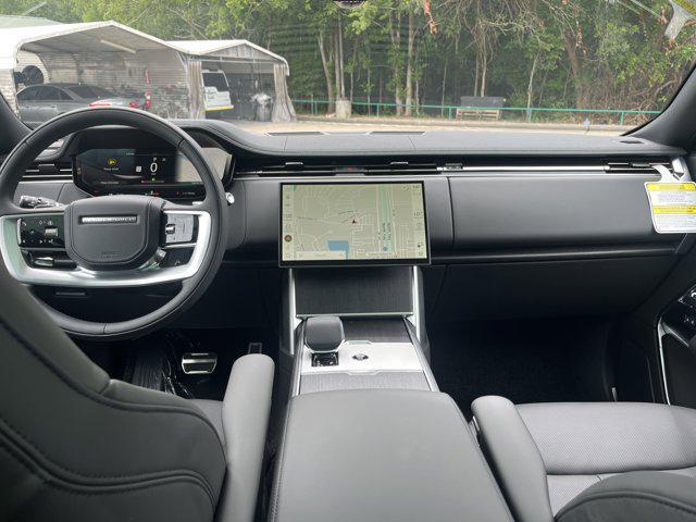 Photo of 2025 Petrolix Blue SV Bespoke Ultra Metallic Gloss Land Rover Range Rover