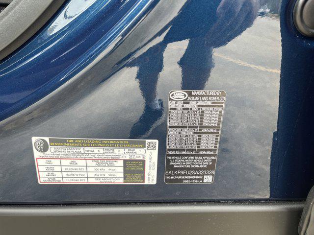Photo of 2025 Petrolix Blue SV Bespoke Ultra Metallic Gloss Land Rover Range Rover