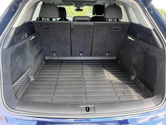 Photo of 2021 Navarra Blue Metallic Audi Q5