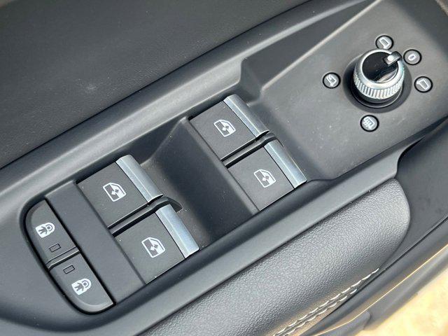 Photo of 2021 Navarra Blue Metallic Audi Q5