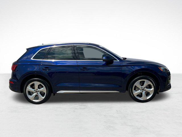 Photo of 2021 Navarra Blue Metallic Audi Q5