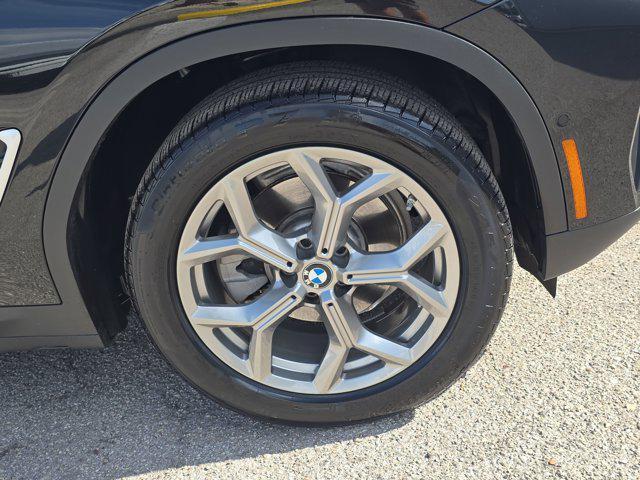 Photo of 2024 Black Sapphire Metallic BMW X3